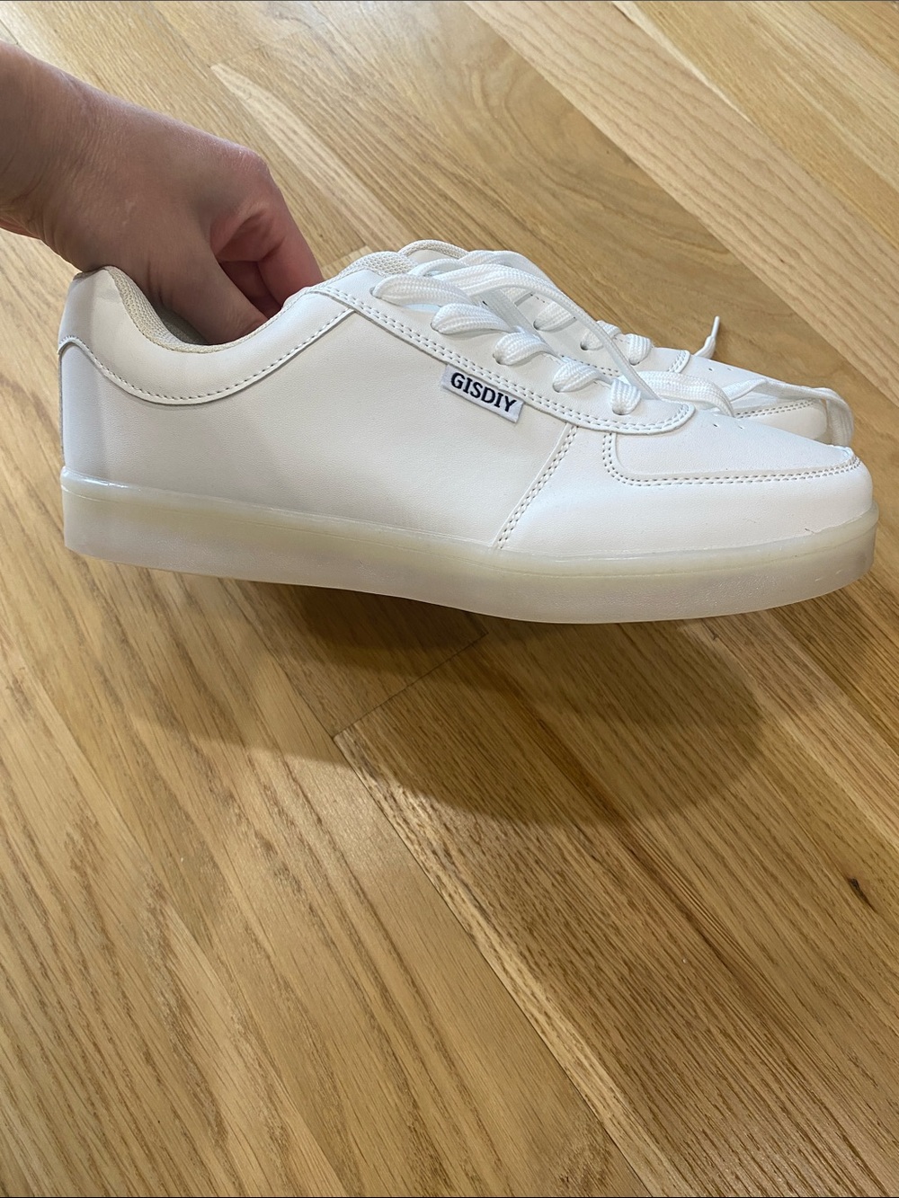 NWOT light-Up White Low-Top women’s Sneakers